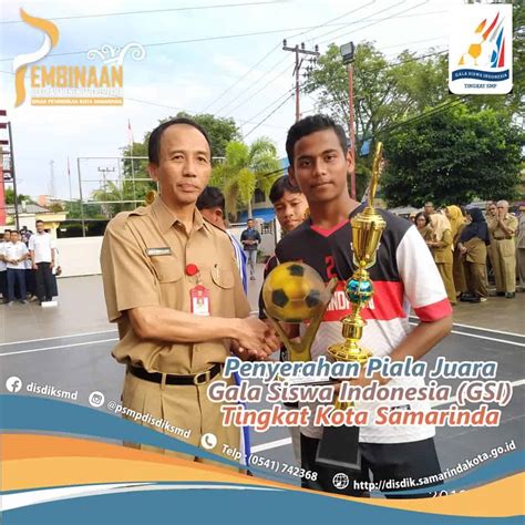 Penyerahan Piala Juara Gala Siswa Indonesia Gsi Jenjang Smp Tingkat