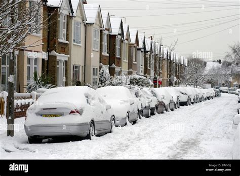 A Snow Covered London Suburban Street Scene Stock Photo Alamy