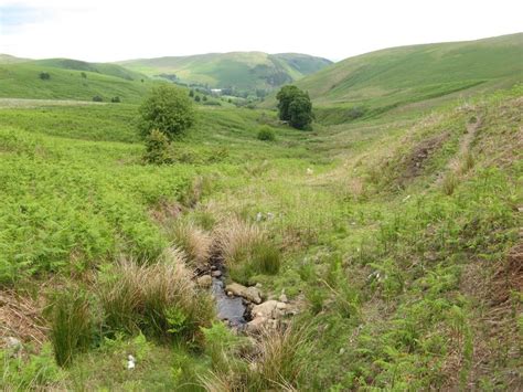 Nant Nefal Jonathan Wilkins Cc By Sa Geograph Britain And Ireland