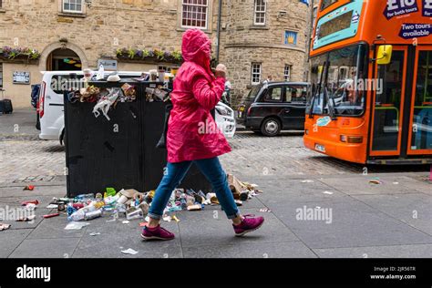 Edinburgh Scotland Uk 22nd August 2022 Waste Collection Binmen