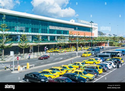 Madeira Airport Terminal Building Fotos Und Bildmaterial In Hoher