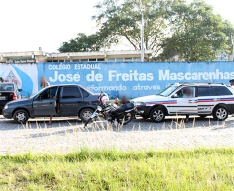 Estudantes S O Assaltados Em Porta De Col Gio Estadual Na Bahia