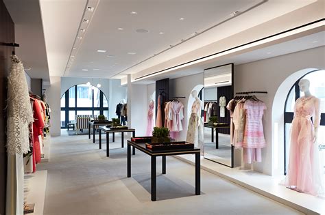 Carolina Herrera Opens Rodeo Drive Boutique Aimed At Vip Service