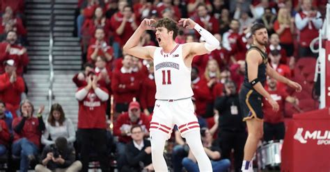 Max Klesmit S 26 Points Lead Wisconsin Badgers To 91 78 Victory Over