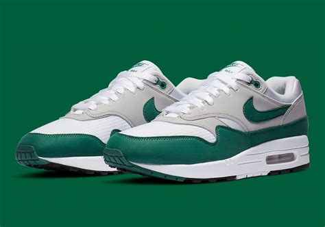 THE NIKE AIR MAX 1 EVERGREEN HAS A RELEASE DATE