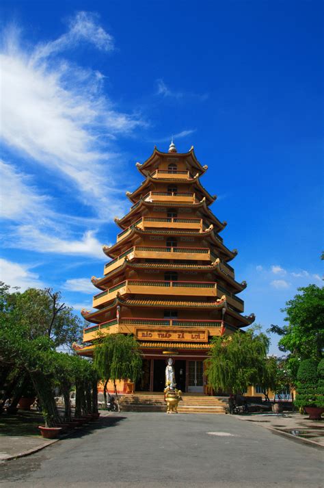 Discovering Giac Lam Pagoda - a centuries-old spiritual sanctuary in ...