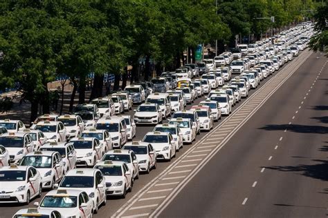 A Los Que Destrozaron Un Taxi En Sevilla