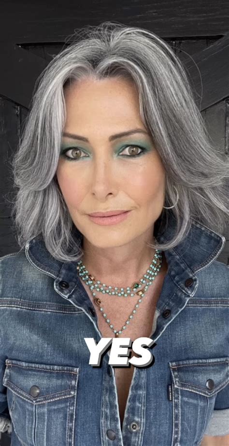 Pin By Chachou22 On Mode Grey Hair Looks Gorgeous Gray Hair Hair Cuts