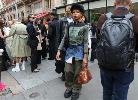 C Mo Llevar Faldas Y Vestidos Sobre Pantal N En Oto O Invierno