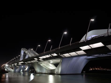 Gallery of Sheikh Zayed Bridge / Zaha Hadid Architects - 12