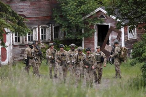 Cops Closing In On Escaped Killers