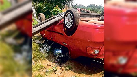 Rota Castanhal HOMEM MORRE APÓS CAPOTAR CARRO E BATER EM POSTE