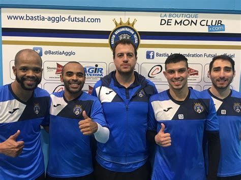 Não é só o PSG Time francês de futsal também conta legião