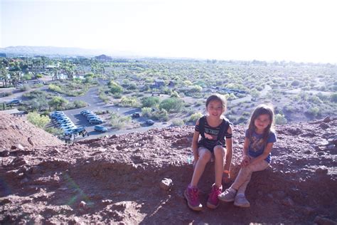 hole-in-the-rock-papago-park-phoenix-with-young-kids