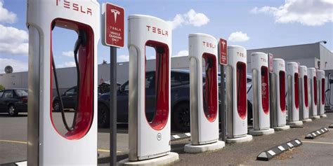 Tesla Supercharger expansion stalls after team layoffs - ArenaEV