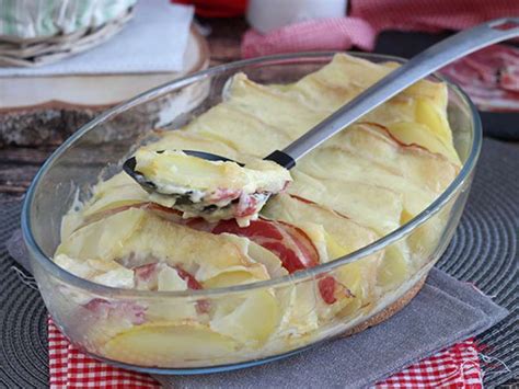 Potato, pancetta and cheese gratin - Recipe Petitchef