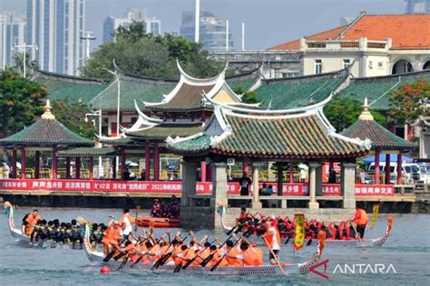 Lomba Balap Perahu Naga Di China Maharaninews