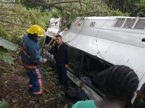 Más De Una Veintena De Haitianos Heridos Deja Volcamiento De Bus En El