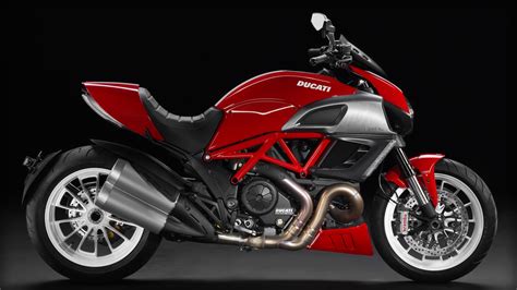 DUCATI Diavel (2010-2011) Specs, Performance & Photos - autoevolution