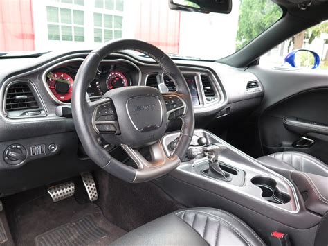 2020 Dodge Challenger: 167 Interior Photos | U.S. News