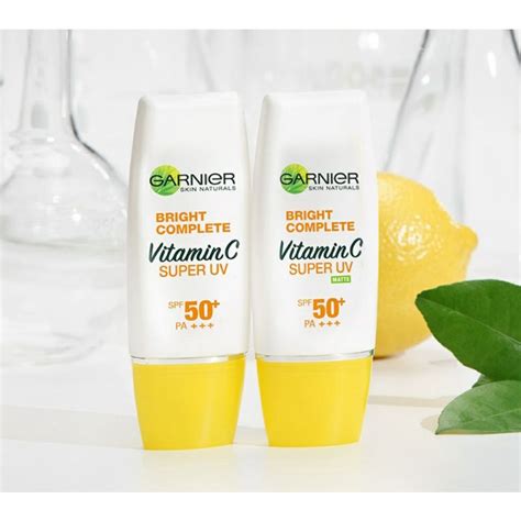 Jual Garnier Sunscreen Matte Natural SPF 50 Bright Complete Vitamin C