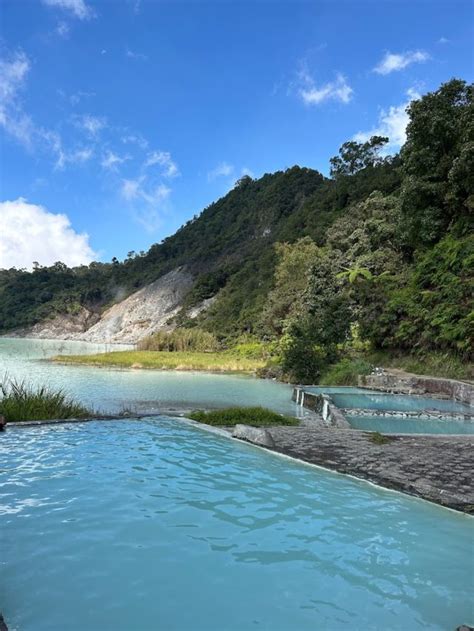 Kawah Talaga Bodas Garut Pemandian Air Panas Di Alam Pegunungan