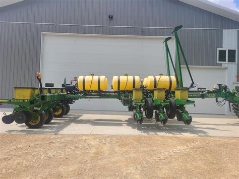 John Deere 7200 12 Row Planter Mega Farm Tractors