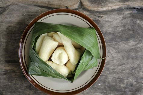 Tradisi Minum Air Tapai Khas Minuman