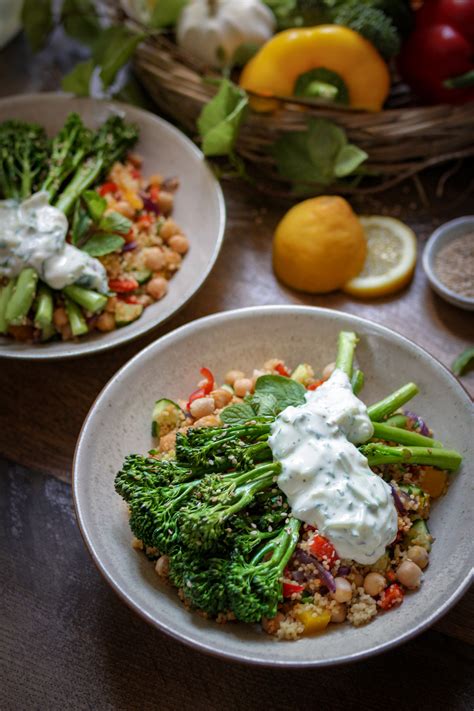 Bunte Couscous Pfanne Mit Bimi Brokkoli Veggies Vegan