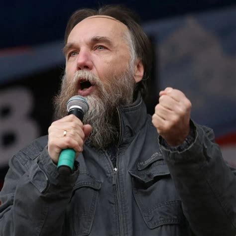 Alexander Dugin Relatório revela influência do ideólogo de Putin no