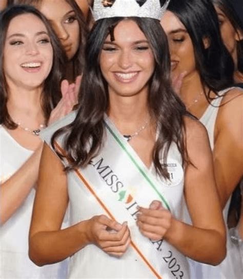 Miss Italia Finale Vince Francesca Figlia Di Un Senatore Lega