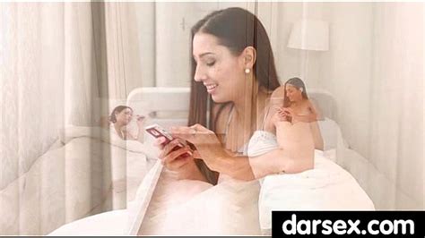 Beautiful Babe Enjoys A Very Big Dick XNXX