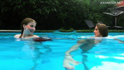 Anastasia Ocean And Marfa Are Naked Underwater Pussy Juicy