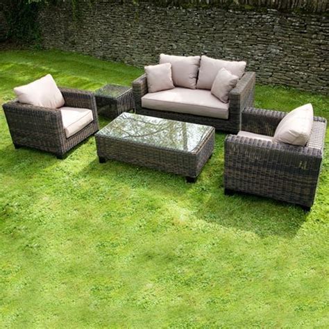 30 Modern Outdoor Patio Furniture Sets | Decor Or Design