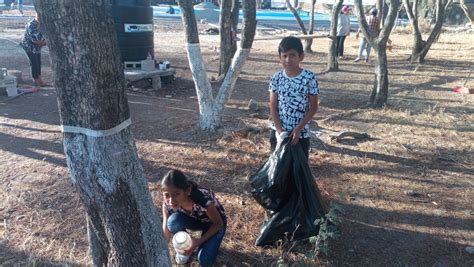 Vecinos De La Magisterial Jocotepec Trabajan Para Tener Su Parque