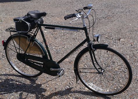 Raleigh Superbe Vintage Traditional Town Bike 235 Large 3 Gears 26