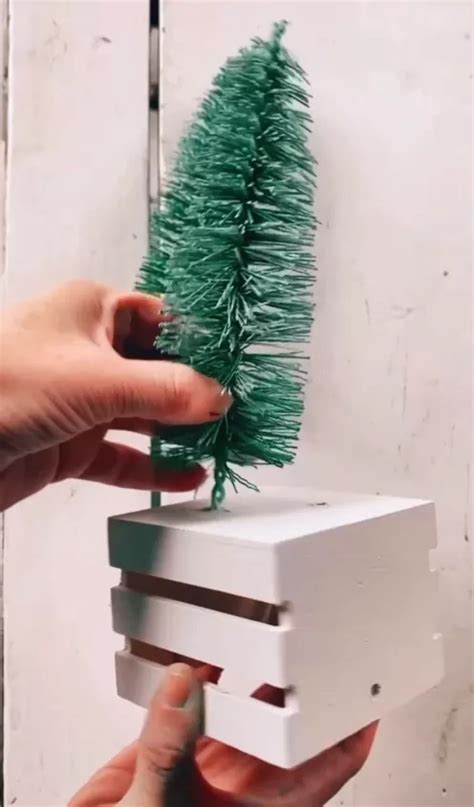 Diy Bottle Brush Christmas Tree Display Artofit