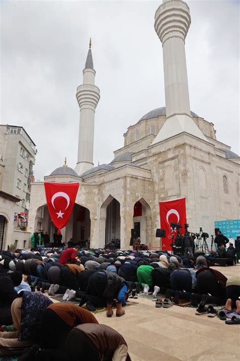 Konyalı Camii Yeniden İbadete Açıldı haberi