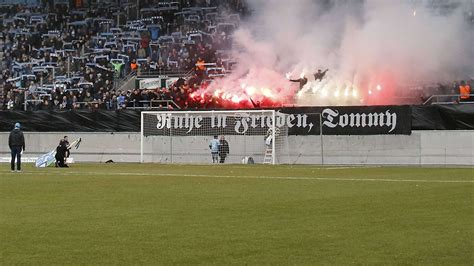 Chemnitzer Fc Schweigeminute F R Einen Nazi Politik