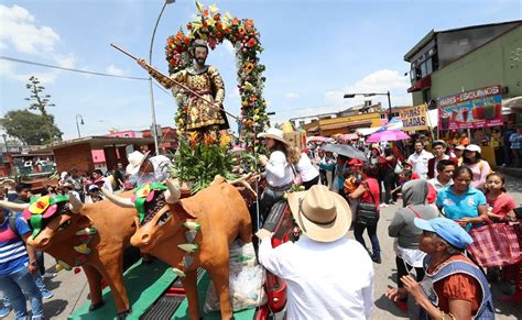 Asisten M S De Mil Personas A Desfile Paseo San Isidro En Metepec