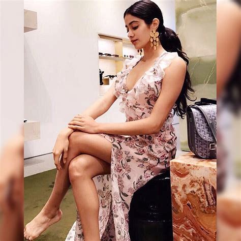 Janhvi Kapoor Looking Hot In Saree The Leo News Telugu News