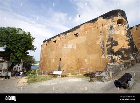 Sixteenth Century Portuguese Fort Jesus Mombasa Kenya Stock Photo Alamy