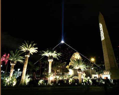 Las Vegas Luxor Hotel II by Mayhem93 on DeviantArt