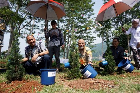 Foto Kolaborasi Program Csr Sbm Itb Dan Pln Nusantara Power Up Cirata