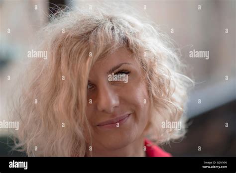 Superbe blonde Banque de photographies et dimages à haute résolution Alamy