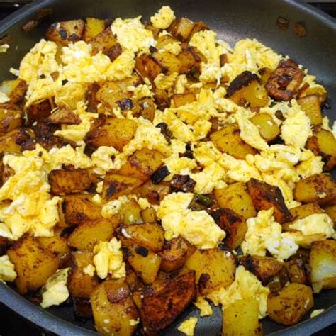 Spicy Potatoes And Scrambled Eggs Recipe