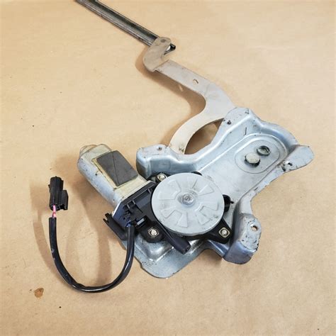 Land Rover Discovery Rear Left Lh Window Regulator With Motor