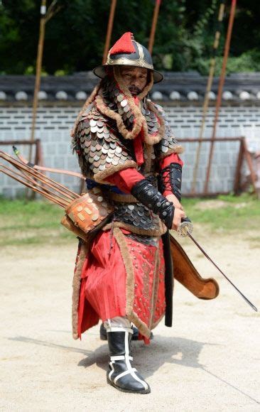 Korean Scale Armour Joseon Period 조선시대 무관의 무장 재현 두석린갑 착용 Ancient