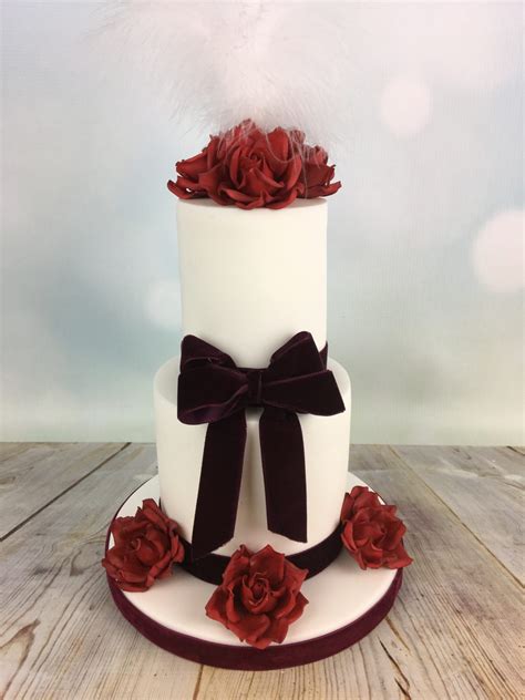 Red Roses Anniversary cake - Mel's Amazing Cakes