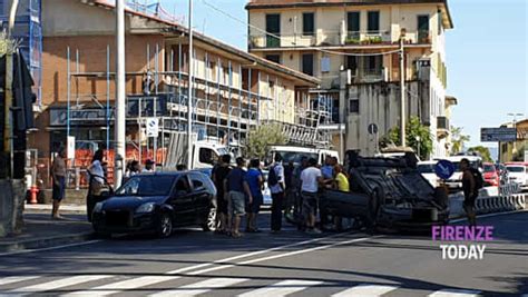 Incidente In Via Sestese Auto Si Ribalta Donna Sotto Shock FOTO